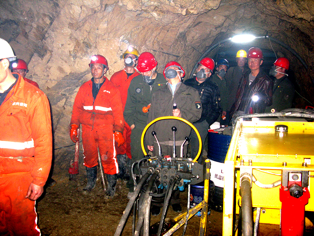 6.甘肅銅多金屬礦勘探.jpg